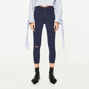 ZARA High Waisted Striped Cropped Jegging Size 4 Knee Rips Pinstripe